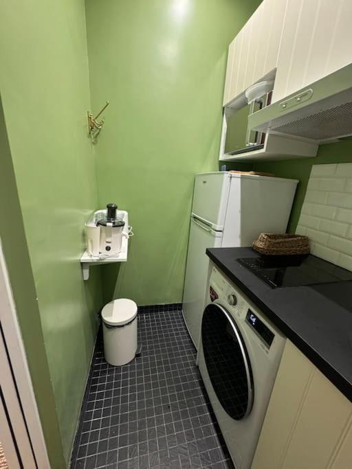 Appartement Au Coeur De Parigi Esterno foto